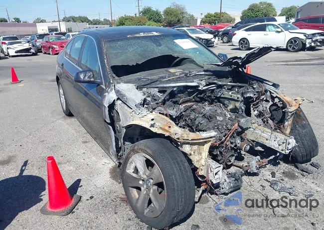 WBAXG5C59DDY35959: 37327013