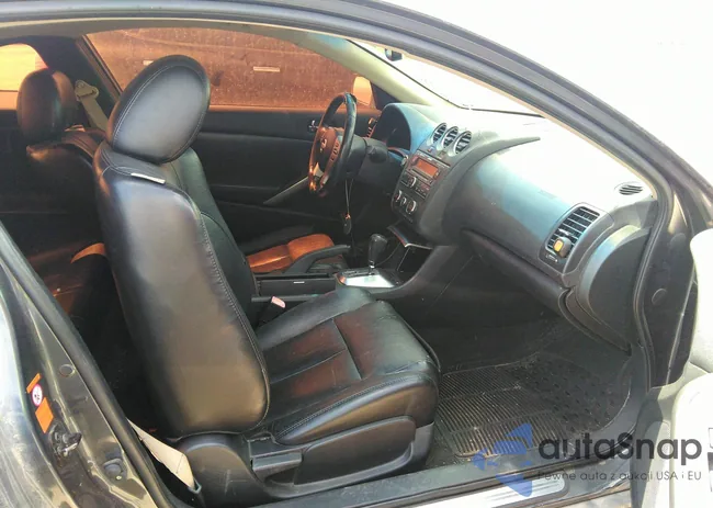 1N4AL24E38C239913: 37334051