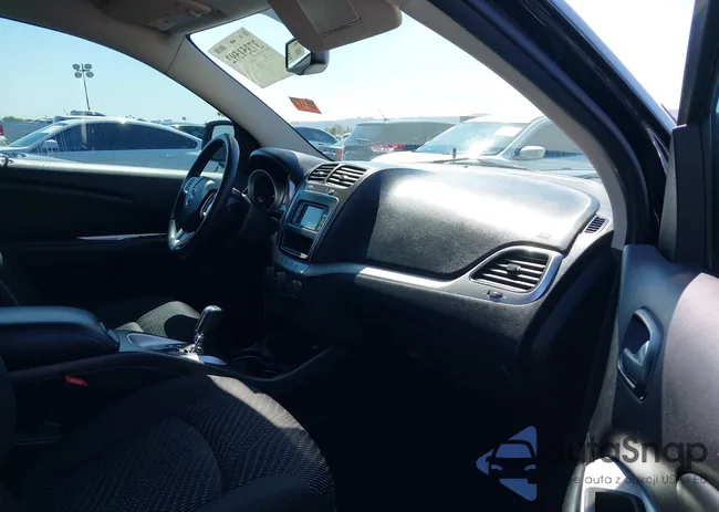 3C4PDCBG0HT503945: 37351592