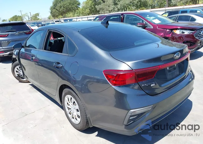 3KPF24AD2ME290817: 37354773