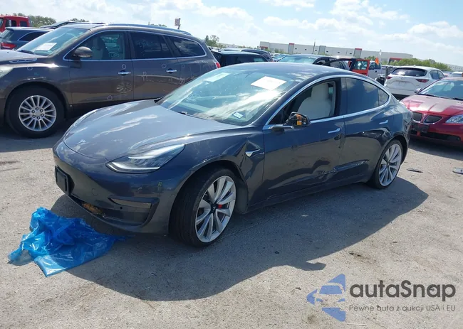 5YJ3E1EB2JF074361: 37404702