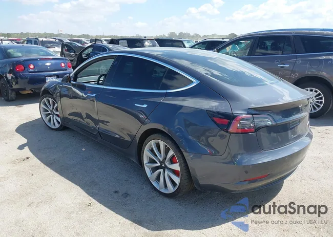 5YJ3E1EB2JF074361: 37404702