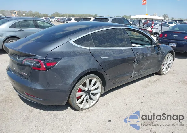 5YJ3E1EB2JF074361: 37404702