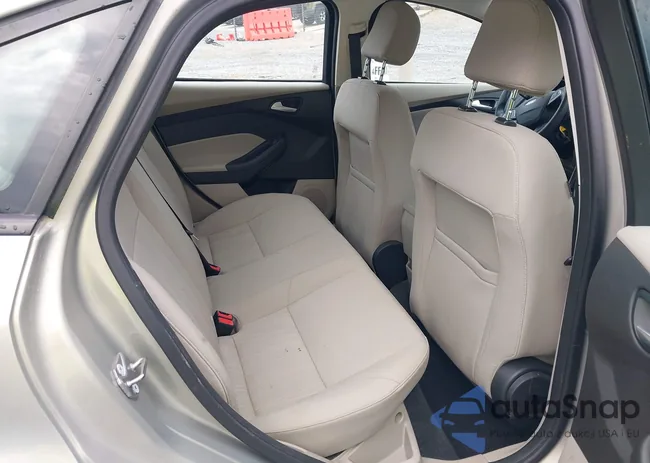 1FADP3F2XGL355862: 37418178