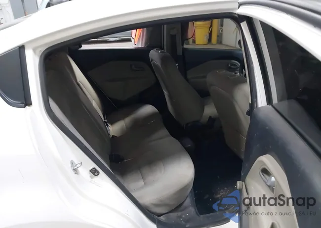 KNADM4A31G6648196: 37429581