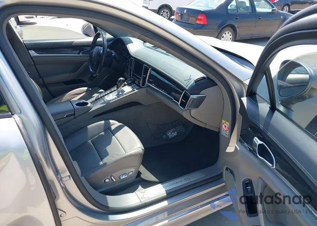 WP0AB2A70AL062004: 37434899