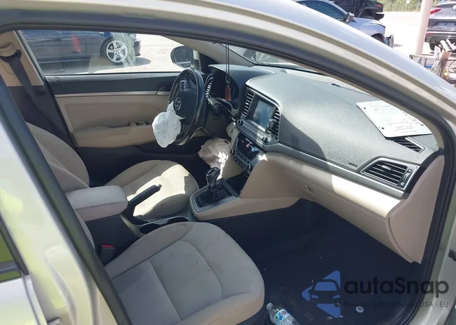 5NPD84LF2JH305697: 37438464