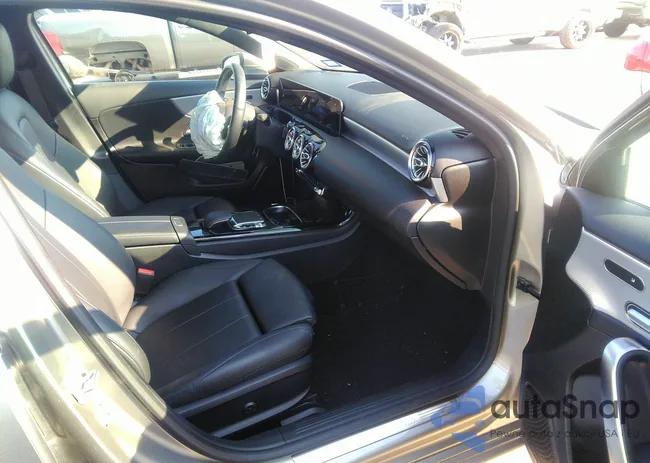 WDD3G4EB7KW027499: 37456171