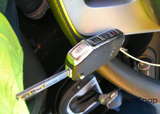 3KPF24AD5ME369771: 37457397