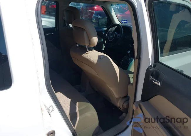 1C4NJPBBXED726507: 37508462