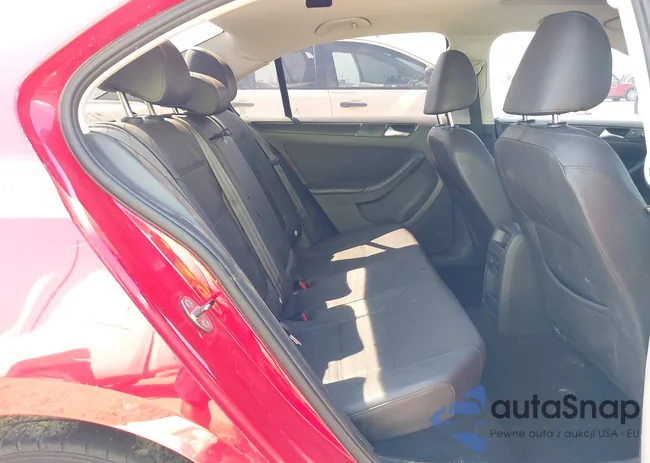 3VW3L7AJ8CM375279: 37515312