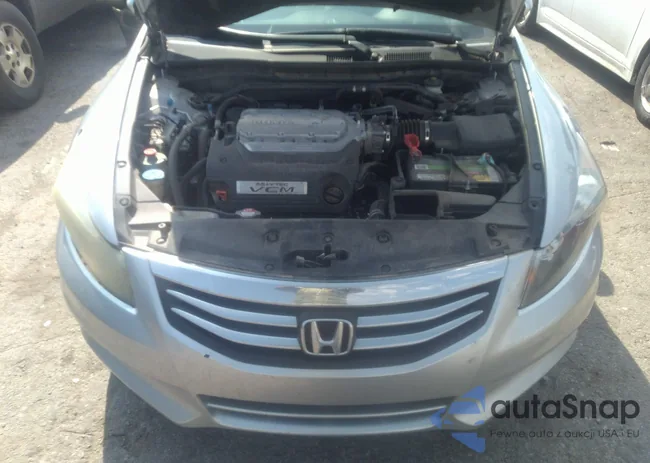 1HGCP3F83CA017611: 36681343