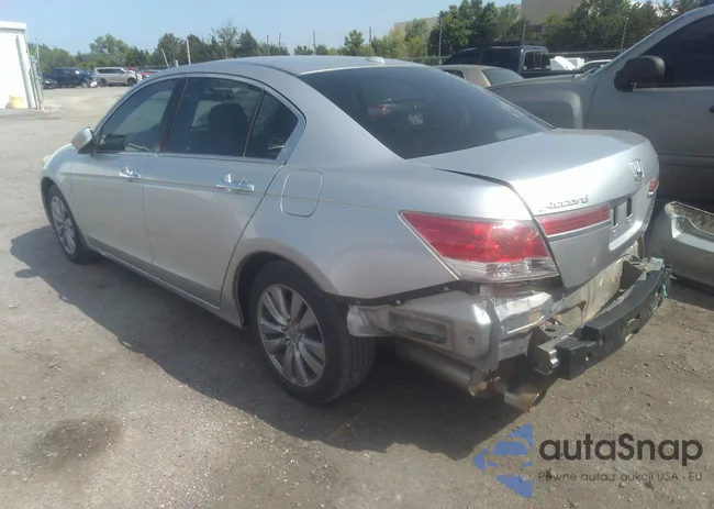 1HGCP3F83CA017611: 36681343