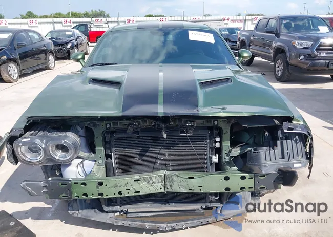 2C3CDZAG1JH334721: 36757613