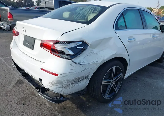 W1K3G4EB3MJ287804: 37921281