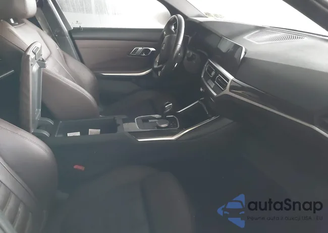 3MW5R7J01N8C27484: 37970133