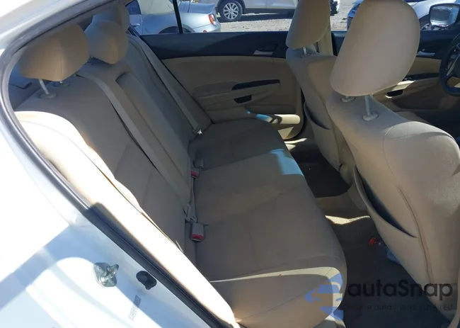 1HGCP2F3XCA182845: 37986008