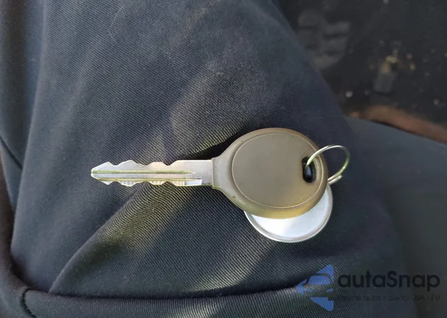 1C4NJRBBXDD261527: 38033083