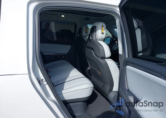 7FCTGAAAXPN019295: 38091423