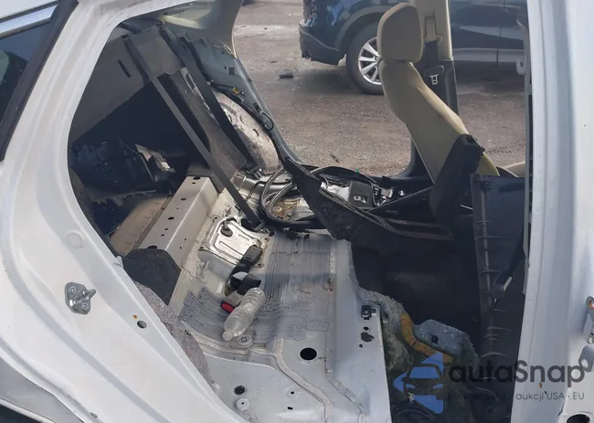 2HGFC2F6XLH592369: 38193486