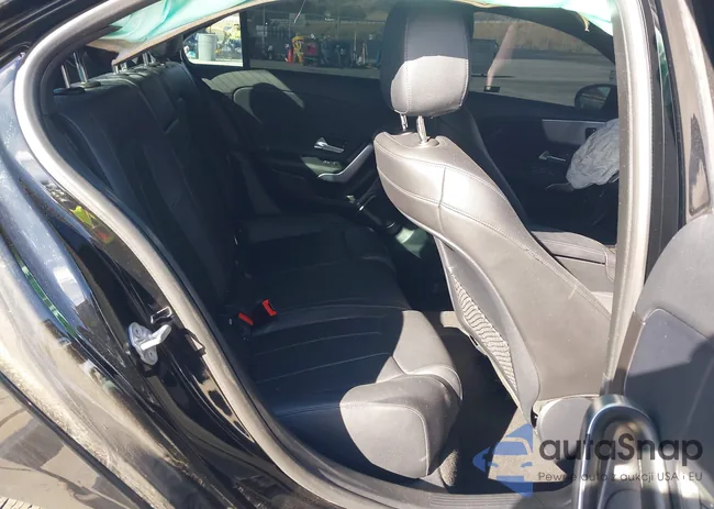 WDD3G4EB4KW019666: 38223774