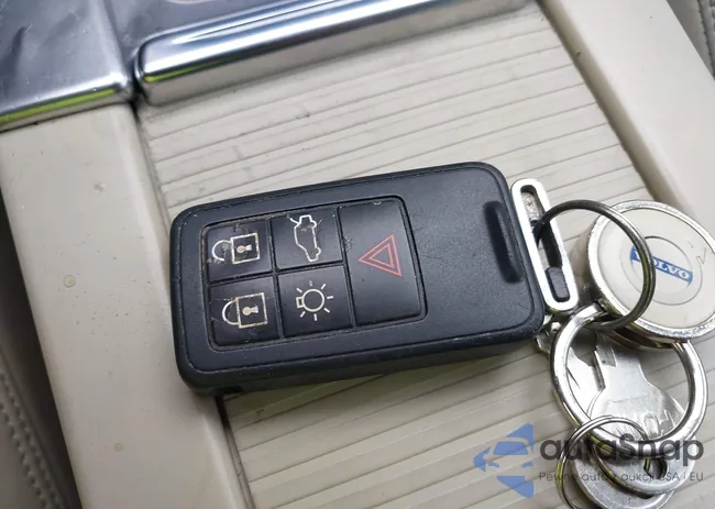 YV1622FSXC2126989: 38247485