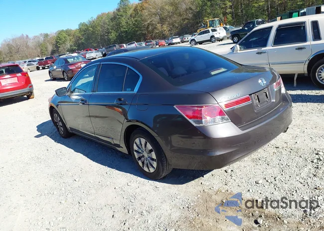 1HGCP2F38BA044266: 38267896