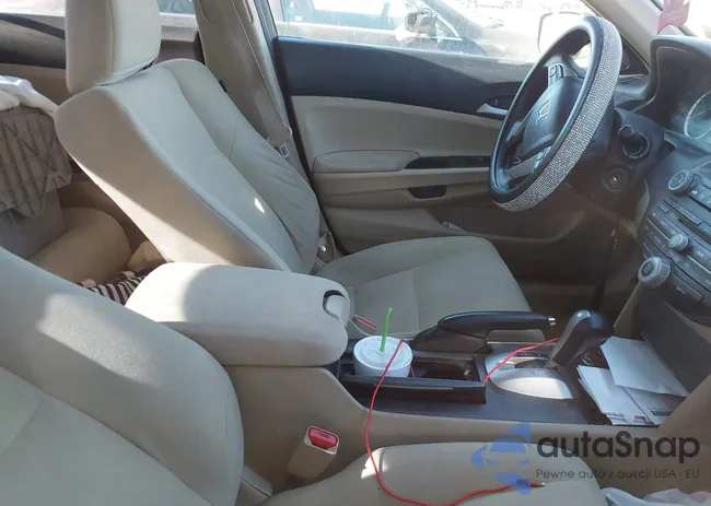 1HGCP2F38BA044266: 38267896