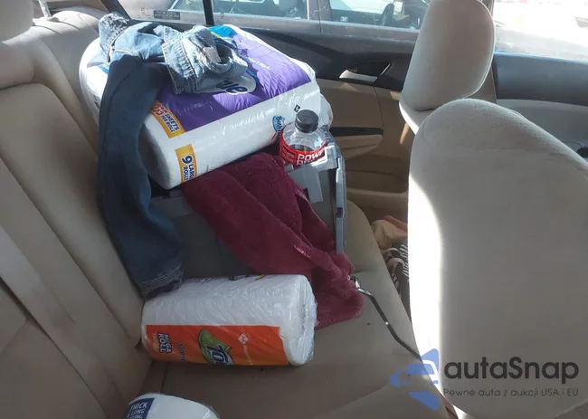 1HGCP2F38BA044266: 38267896