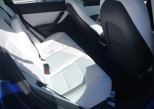 5YJ3E1EB1MF873519: 38300374