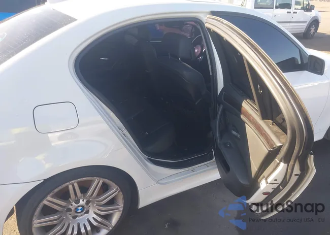 WBANW53518CT50317: 38312860