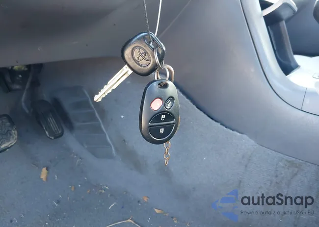 4T1CE30P28U765739: 38323544