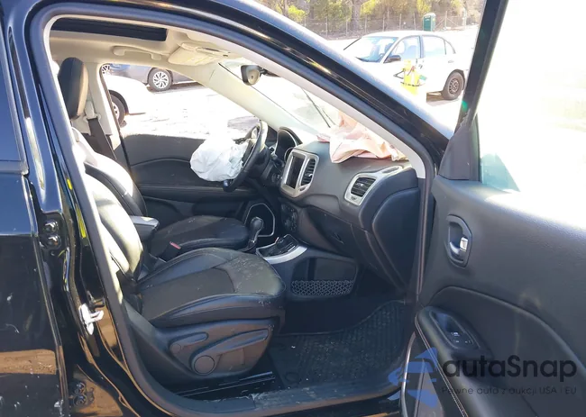 3C4NJDBBXJT176258: 38335781