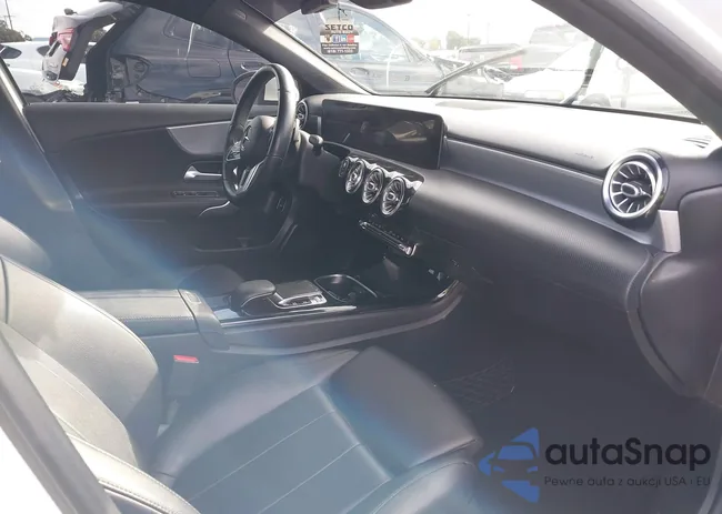 WDD3G4EB8KW017497: 38350152