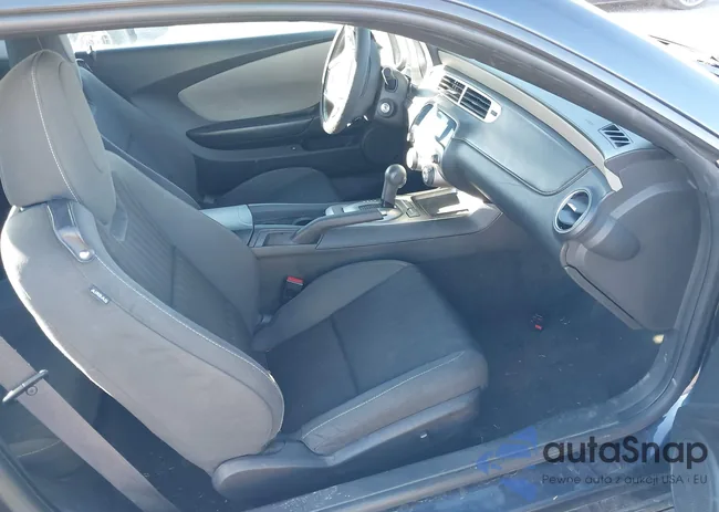 2G1FA1E38E9261074: 38352409