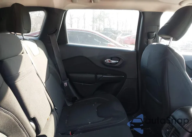 1C4PJMCS6FW565486: 38366448