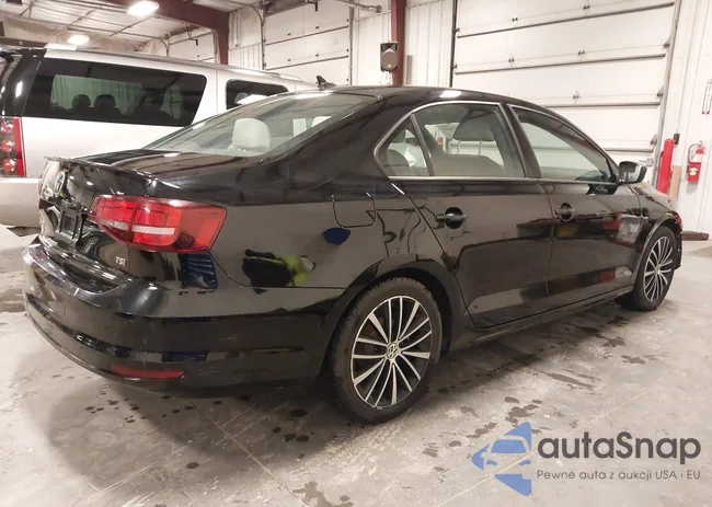 3VWD17AJ2HM307352: 38383645