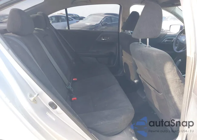 1HGCR2F30DA205142: 38405861