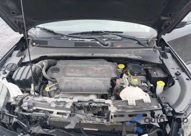 3C4NJDBB8HT651948: 38420365