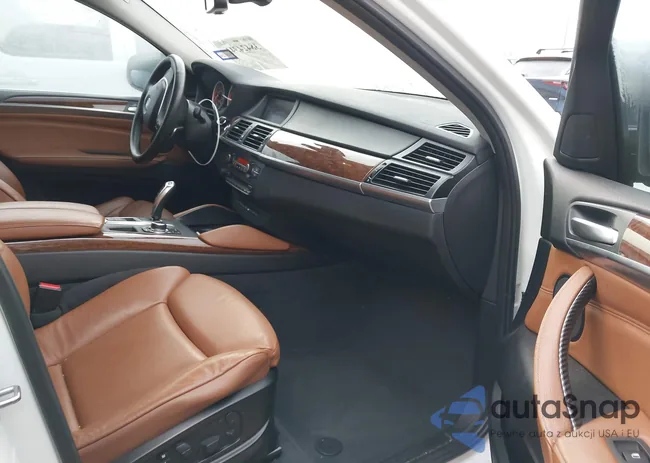 5UXFG2C58CL778024: 38424342