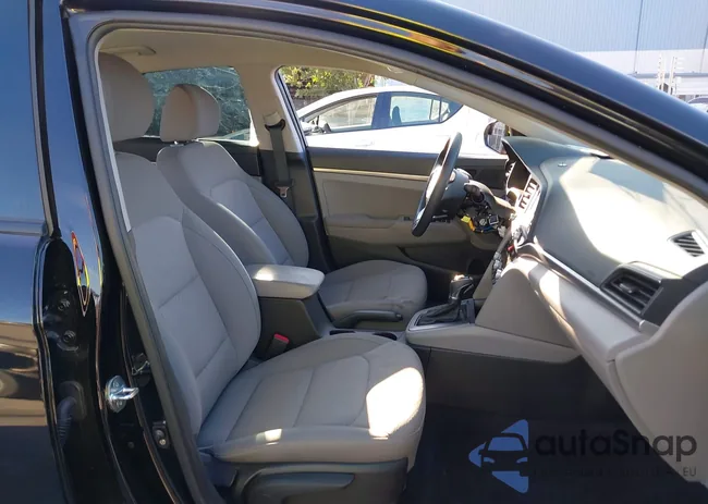 KMHD74LF1LU945228: 38426122