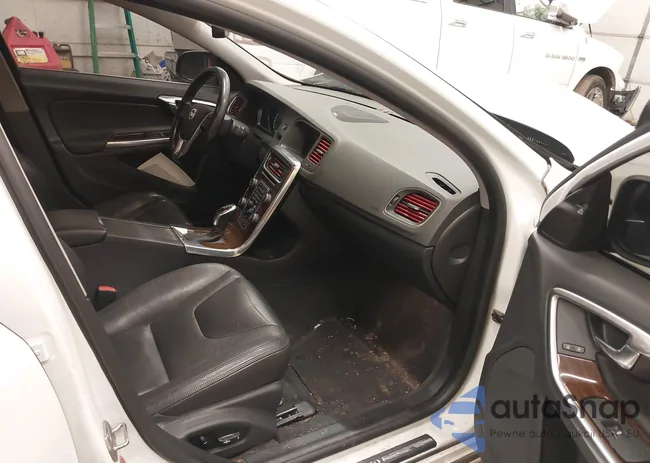 YV1612FS6E1287156: 38434681