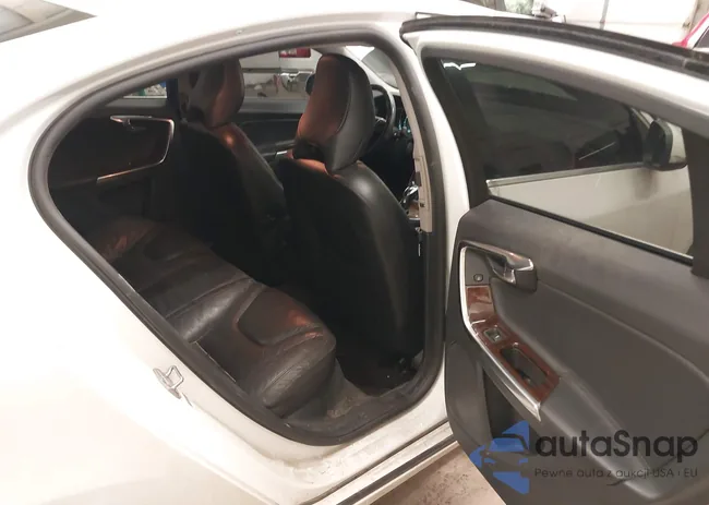 YV1612FS6E1287156: 38434681