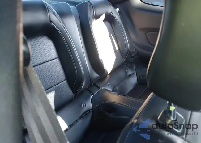 1FA6P8CF2L5185265: 38448636