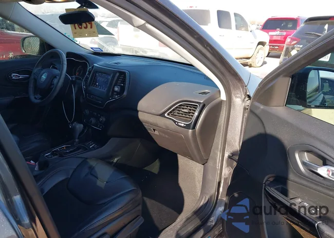 1C4PJLLB0KD458076: 38448881