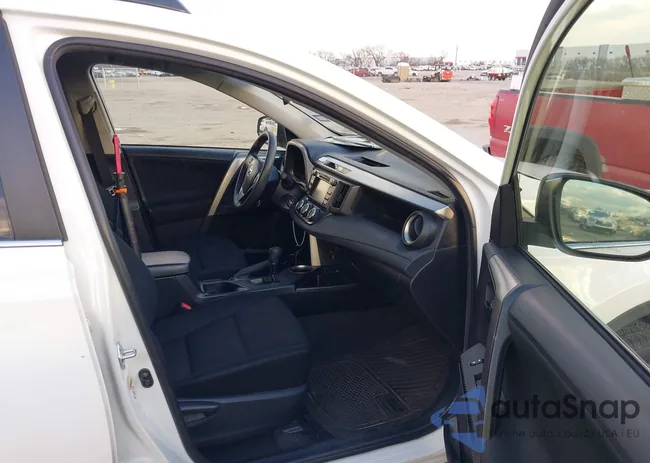 JTMZFREV4FJ057349: 38465823