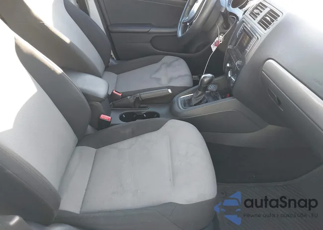 3VW2B7AJ3HM260983: 38497614