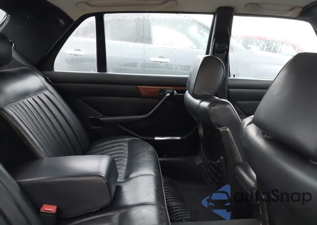 WDBCA35D2GA246302: 37540836