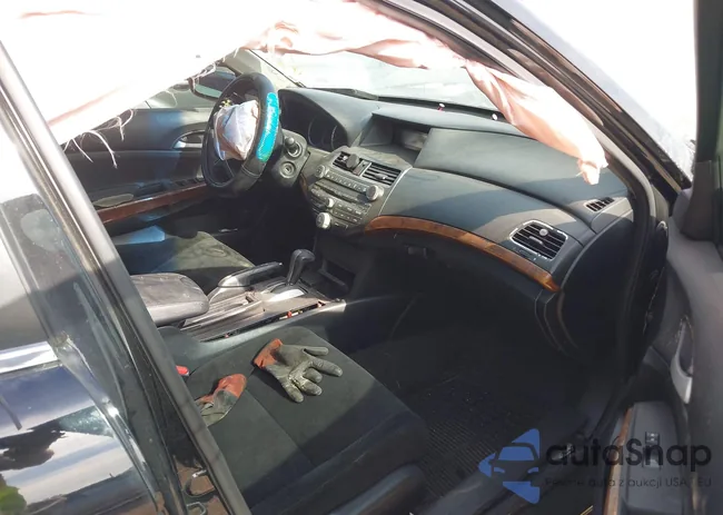 1HGCP2F70BA009238: 37582754