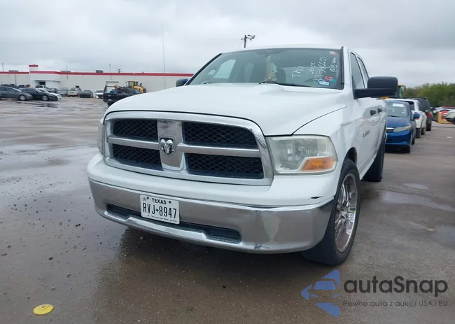 1D7RB1GP8BS657975: 37590059